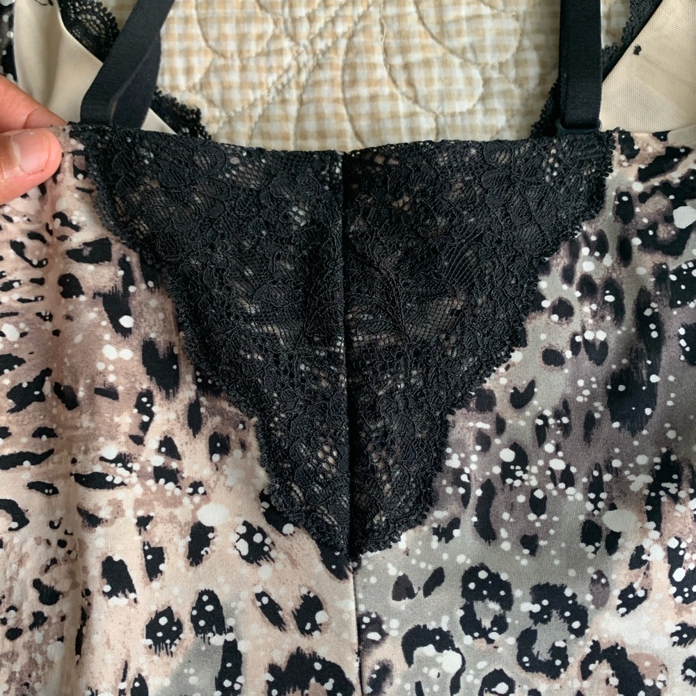 VS So Curvaceous Leopard Shaping Slip - Picture 5 of 8